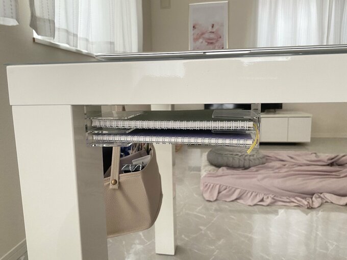 アクリル仕切りスタンド