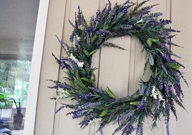 リースはクリスマスだけのものじゃない？アメリカでは季節の植物を使って手づくりします！