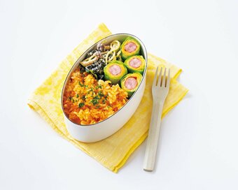 お弁当にぴったり「ツナとニンジンのピラフ風混ぜご飯」。混ぜてレンチンするだけ