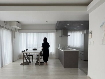 ミニマリストの「すっきり暮らし」がかなう考え方4つ。押し入れやクローゼットから片付け始めるのがおすすめな理由