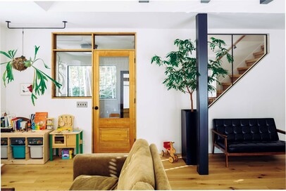 出産＆テレワークを機に、昭和の別荘風の家を海外の住まいのようにリノベーション