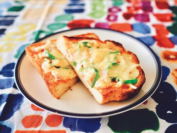 おうちで最高のピザトーストを。市販のソースやチーズでとろ～りウマい