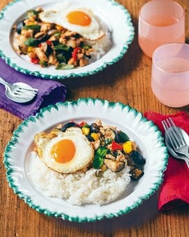 ナスはまるごと冷凍するとおいしい。ガパオライスも時短で簡単に