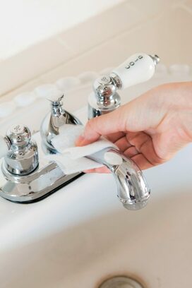 ゴムの微粒子を付着させたクロスが超便利！優れものの掃除道具3選