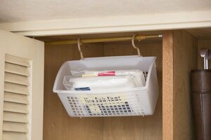 突っぱり棒を使ってデッドスペースを有効利用