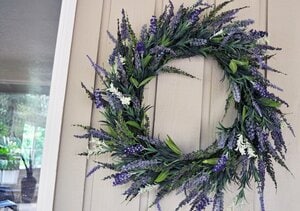 白や銀など目立ちすぎないカラーが今年っぽい