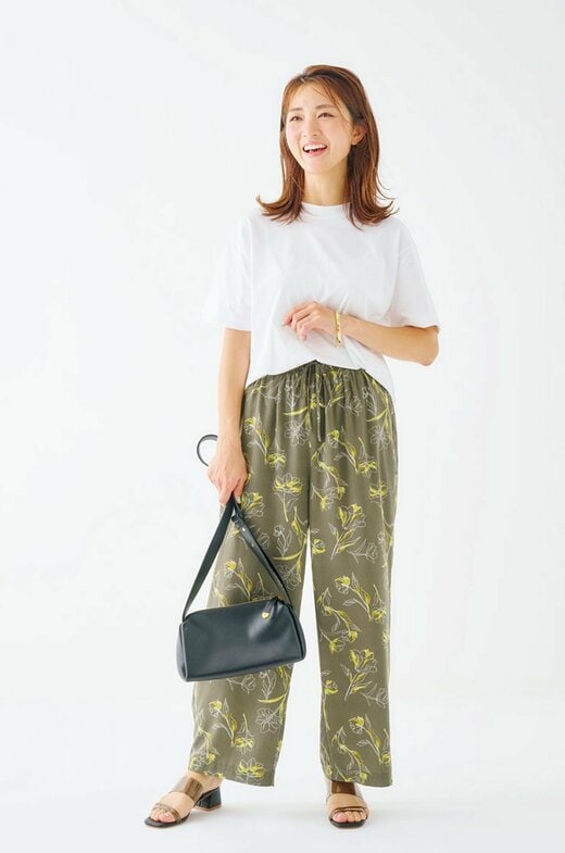 無印Tシャツと柄パンツコーデ