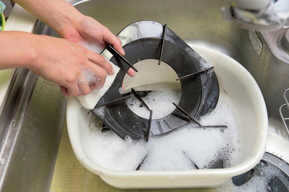 食器洗いの最後に五徳も洗う習慣に