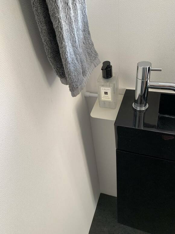 デッドスペースのブックスタンド上にソープ