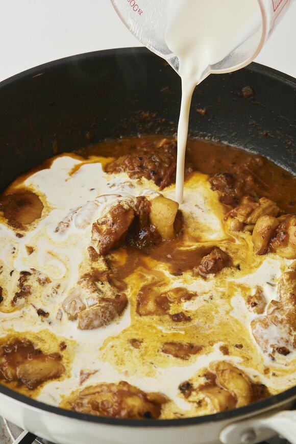 生クリームを加える