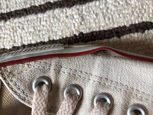 靴ひもが汚れ気味