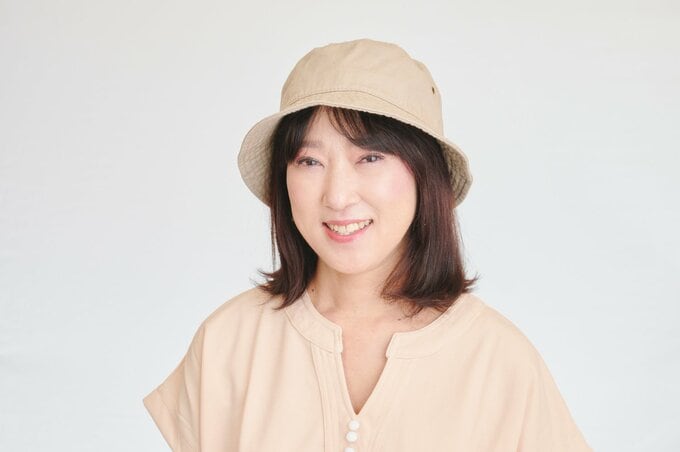 帽子を被った女性