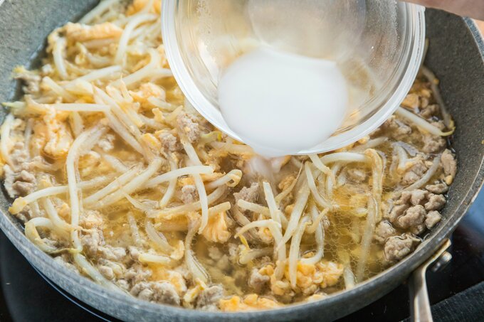 モヤシにとろみを加える