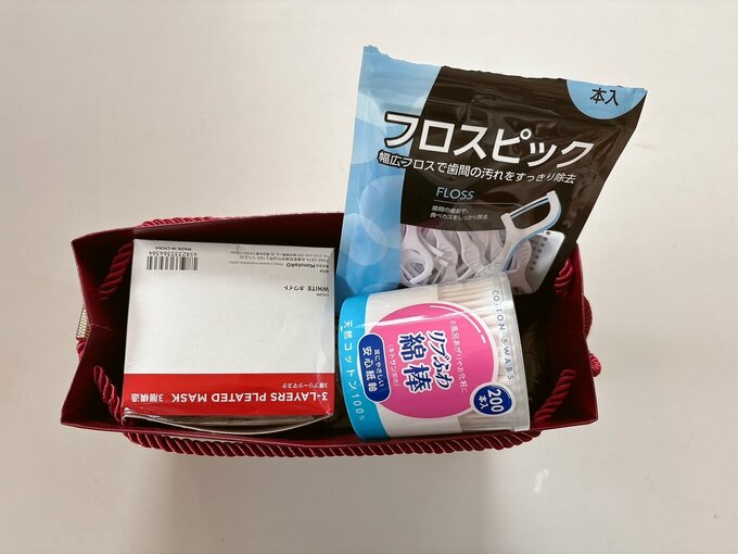 写真:靴棚マスク綿棒フロスピック