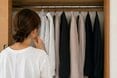 暮らし上手が「秋服を買う前」にやること。服を手放す“5つのルール”や、クローゼットの見直し方も
