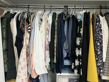 「片づかない家」のクローゼットに必ずある3つのもの。さっそく処分して、一軍の服だけに