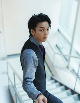 刑事役を演じる中村倫也さん。役づくりのヒントはあの漫画！