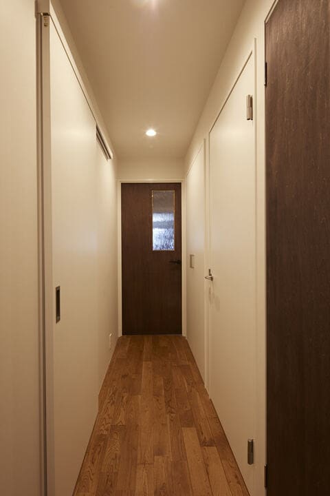 片側のみすりガラスのリビング扉