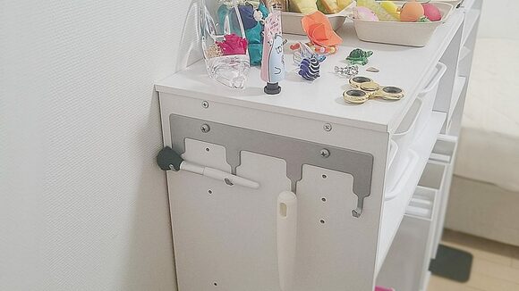 棚の側面に収納