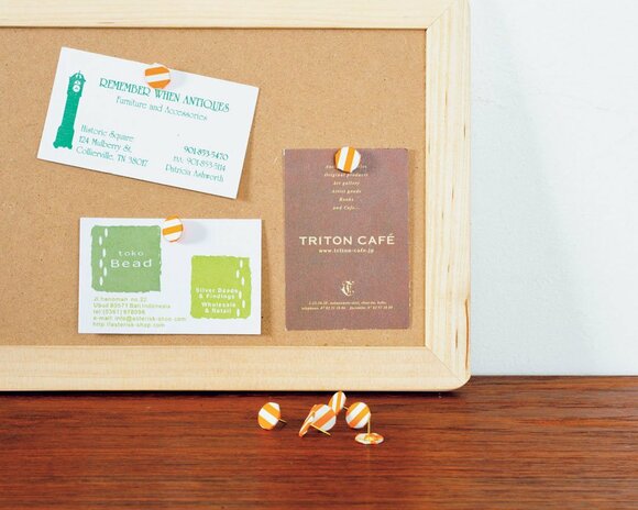 シンプルな画びょうをポップに変身