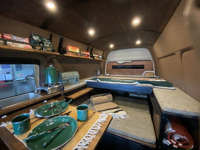 キャンピングカーの中