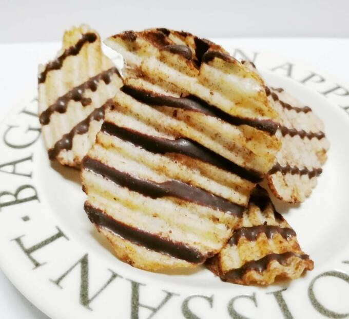 カルビー ポテトチップス 濃いめのショコラ