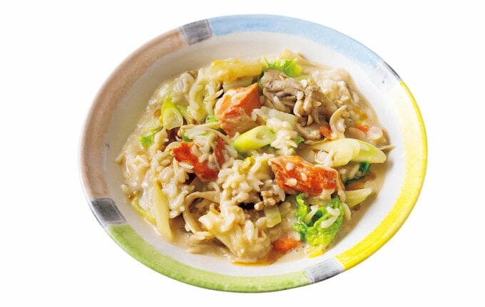 鮭・きのこ・野菜がたっぷり入った豆乳雑炊