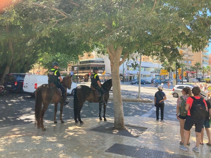 警察