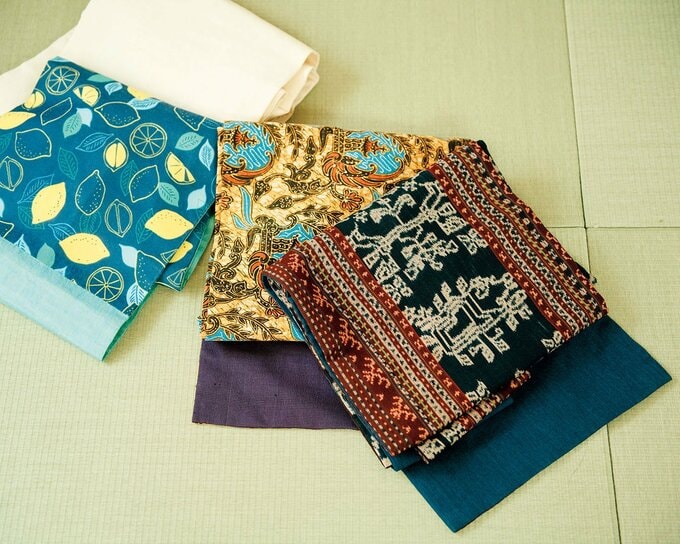 アジア雑貨店で買った布