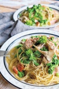 加工肉とキノコでつくる栄養満点パスタ