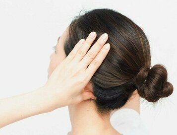 肩こりやイライラを解消！「頭のツボほぐし」で体と心の不調を整える
