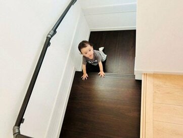 家づくりでやってよかった「階段のひと工夫」。メリット満載、家事育児の効率アップにも
