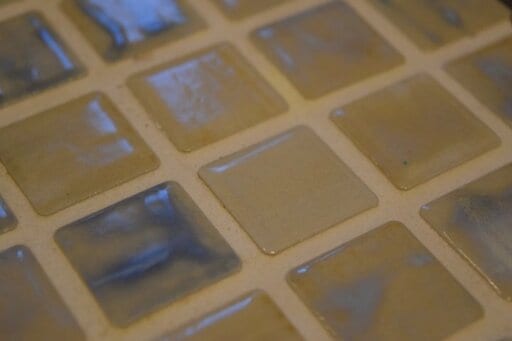 モザイクタイルの目地は汚れやすい