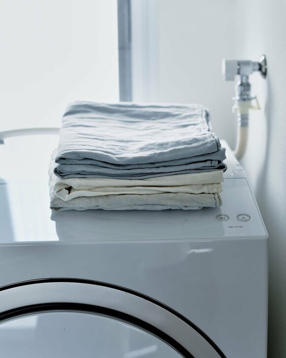 洗濯機の上のタオル