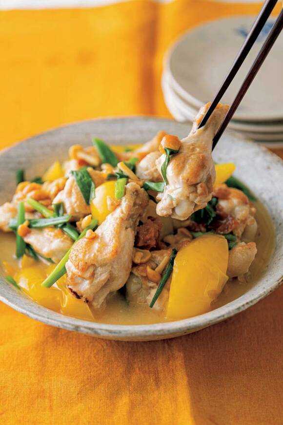 手羽元とパプリカ、ナメコの梅煮