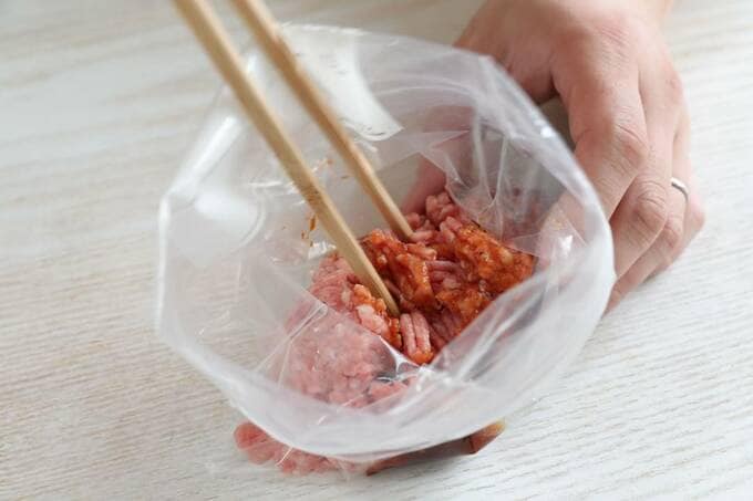 保存袋に豚ひき肉