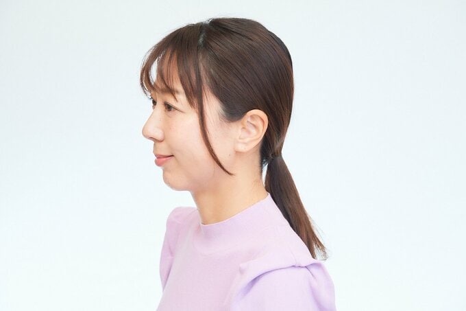 女性の横顔
