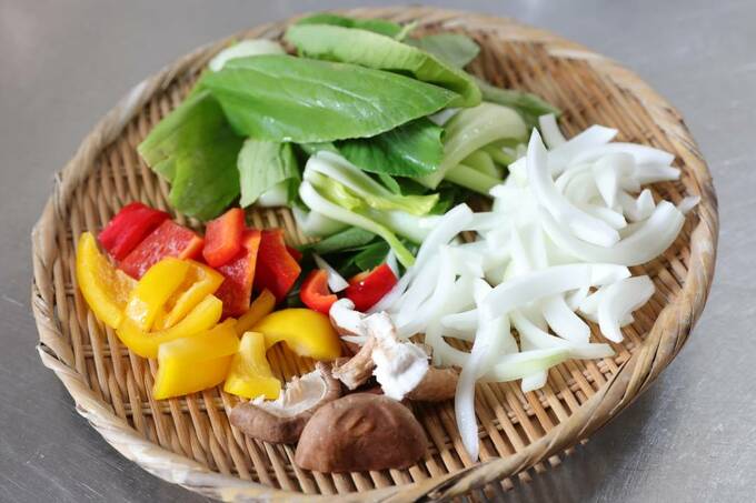 カゴにお野菜など