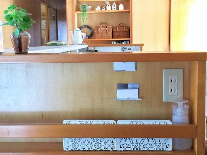 ティッシュケースを横にして挟むだけ