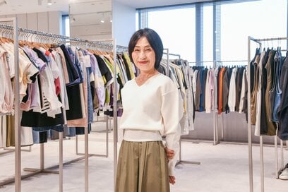 60代からの「GU」春コーデ。ロングスカート＋上品ニットで体型カバーも