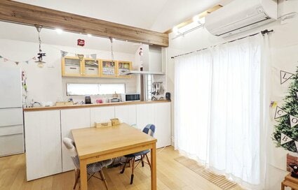 対面式I型キッチンのコンロ前に壁がないと、油はねは？新築5年目のチェック