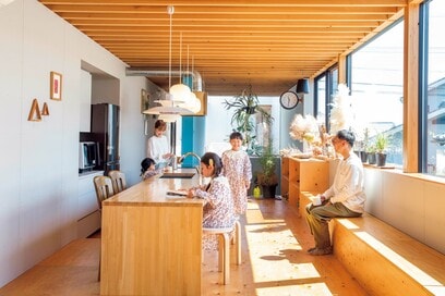 収納と作業動線が快適＜キッチンプラン4選＞。新築やリフォームでマネしたい