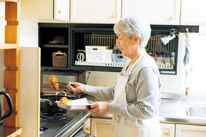 70代「ご機嫌」に暮らすコツは食事にあり。「みそ汁は具だくさんに。市販品にも頼る」