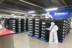 サービス大充実の専門店コーナーはぜひ活用!