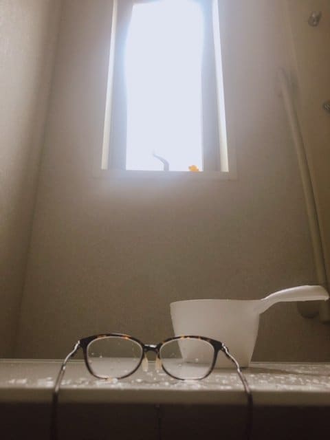 お風呂にメガネ