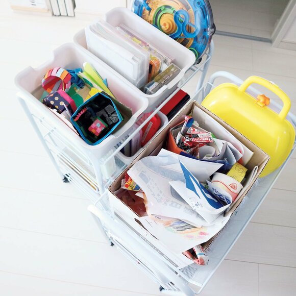 ワゴンにオモチャ