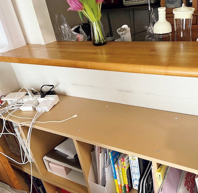 片づけ後のリビングの棚