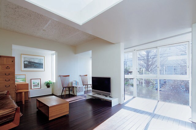 実家をどうする?建築家の父が建てた家を「丁寧に住み継ぐ」家