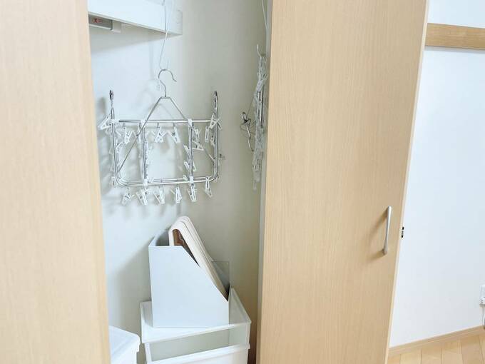 クローゼットにハンガーなど