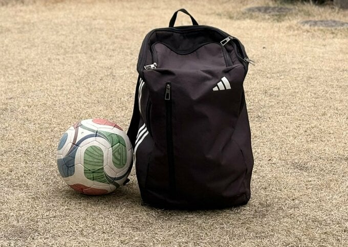 サッカーボールとリュックサック